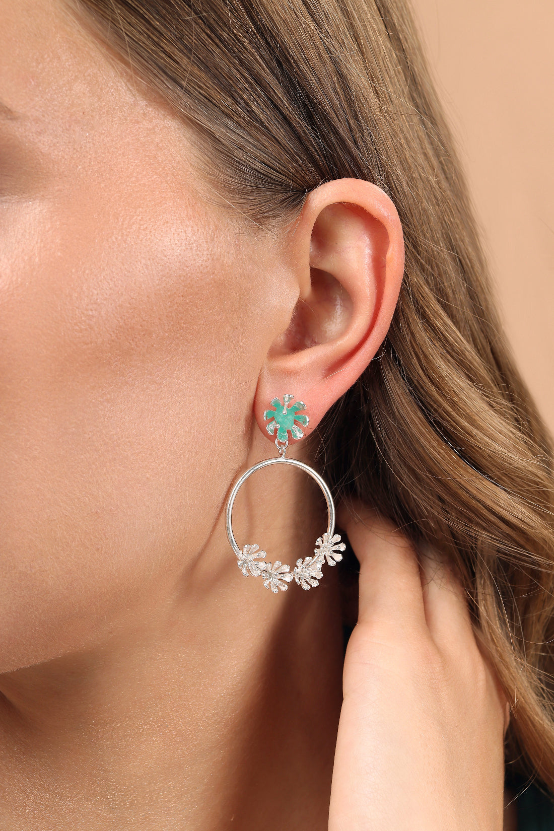 Aretes Lirio de Agua Plata y Esmeralda