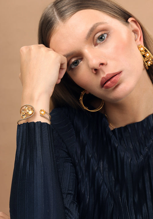 Pulsera  Lirio de Agua Dorado