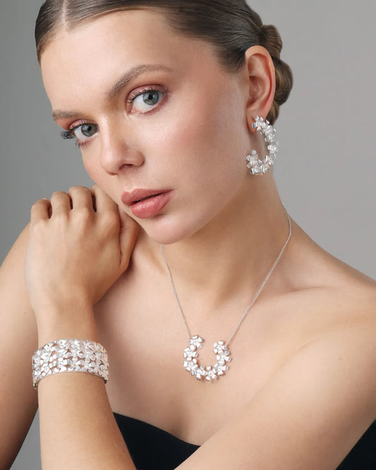 Collar Margaritas Media Luna en Plata
