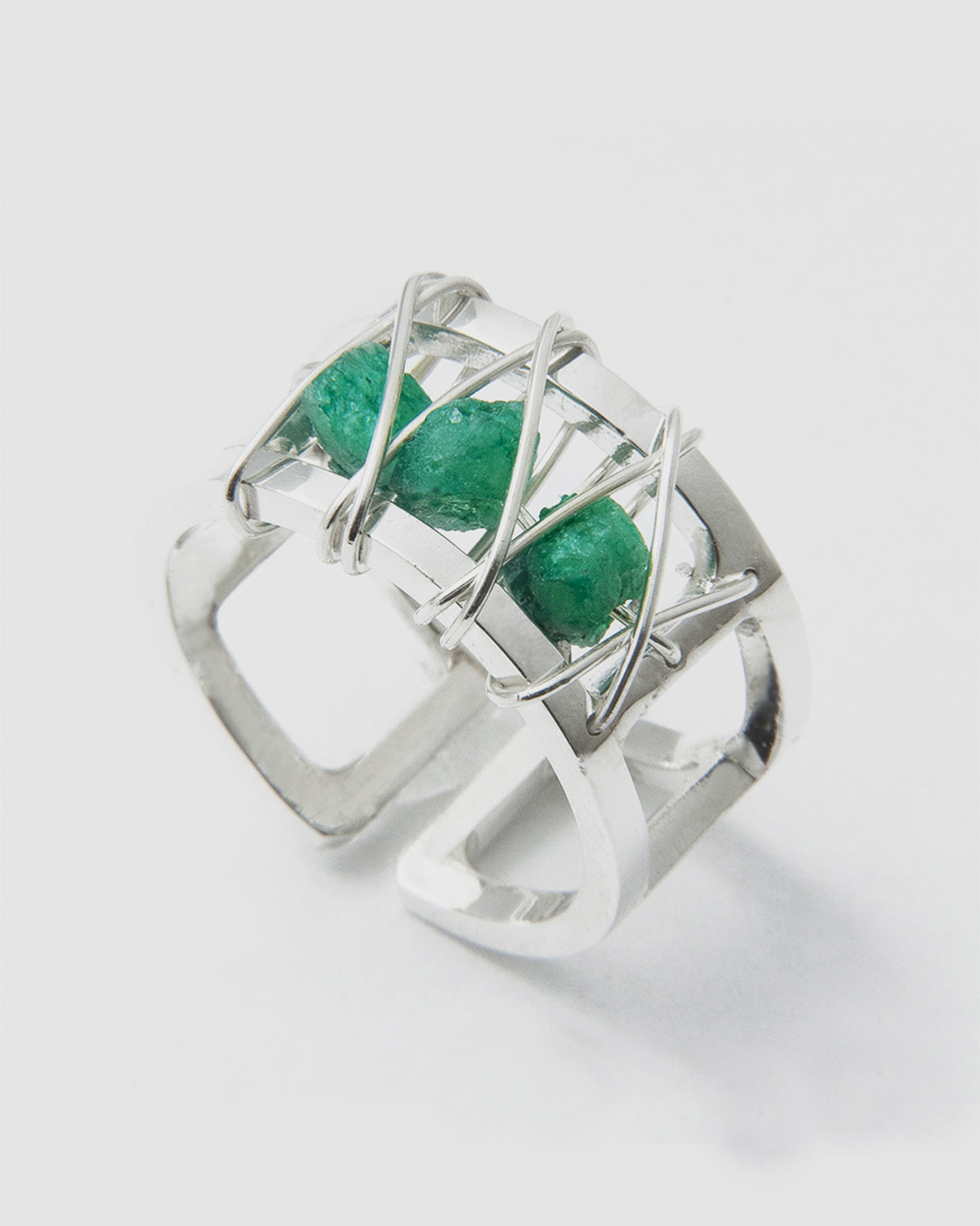 Anillo Esmeraldas Entrelazadas